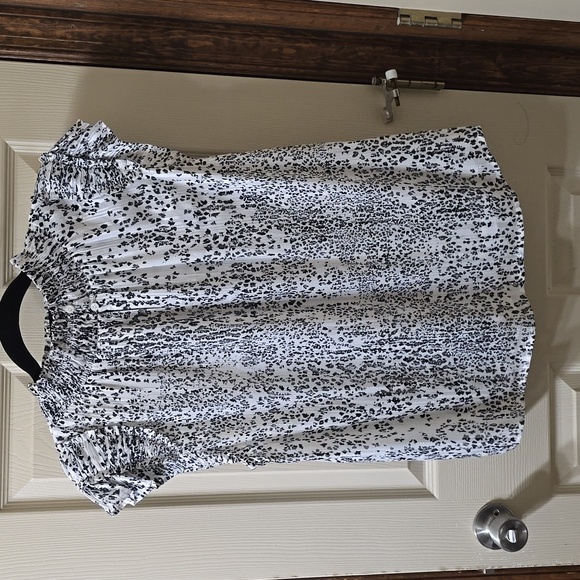 Calvin Klein top - Picture 3 of 4